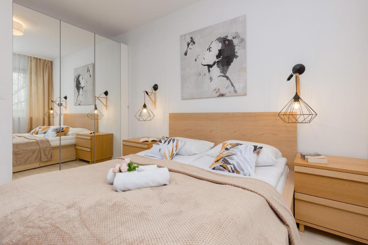 Appartamento Sokolowska One Bedroom By Renters *